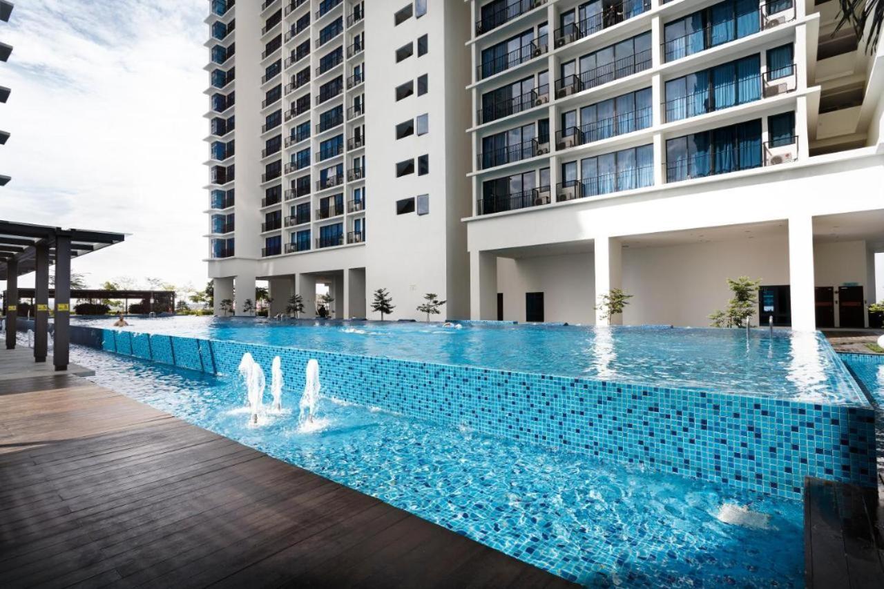 Francesco Suite - Trefoil Setia Alam-Near Setia City Mall & Setia Convention Centre Экстерьер фото