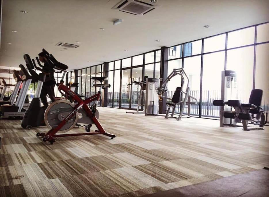 Francesco Suite - Trefoil Setia Alam-Near Setia City Mall & Setia Convention Centre Экстерьер фото